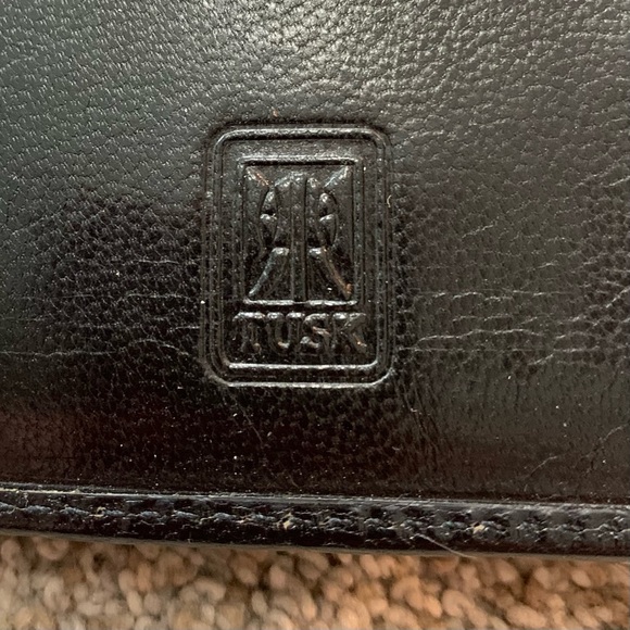 TUSK LUXURY snakeskine leather checkbook wallet. EUC - Picture 4 of 5